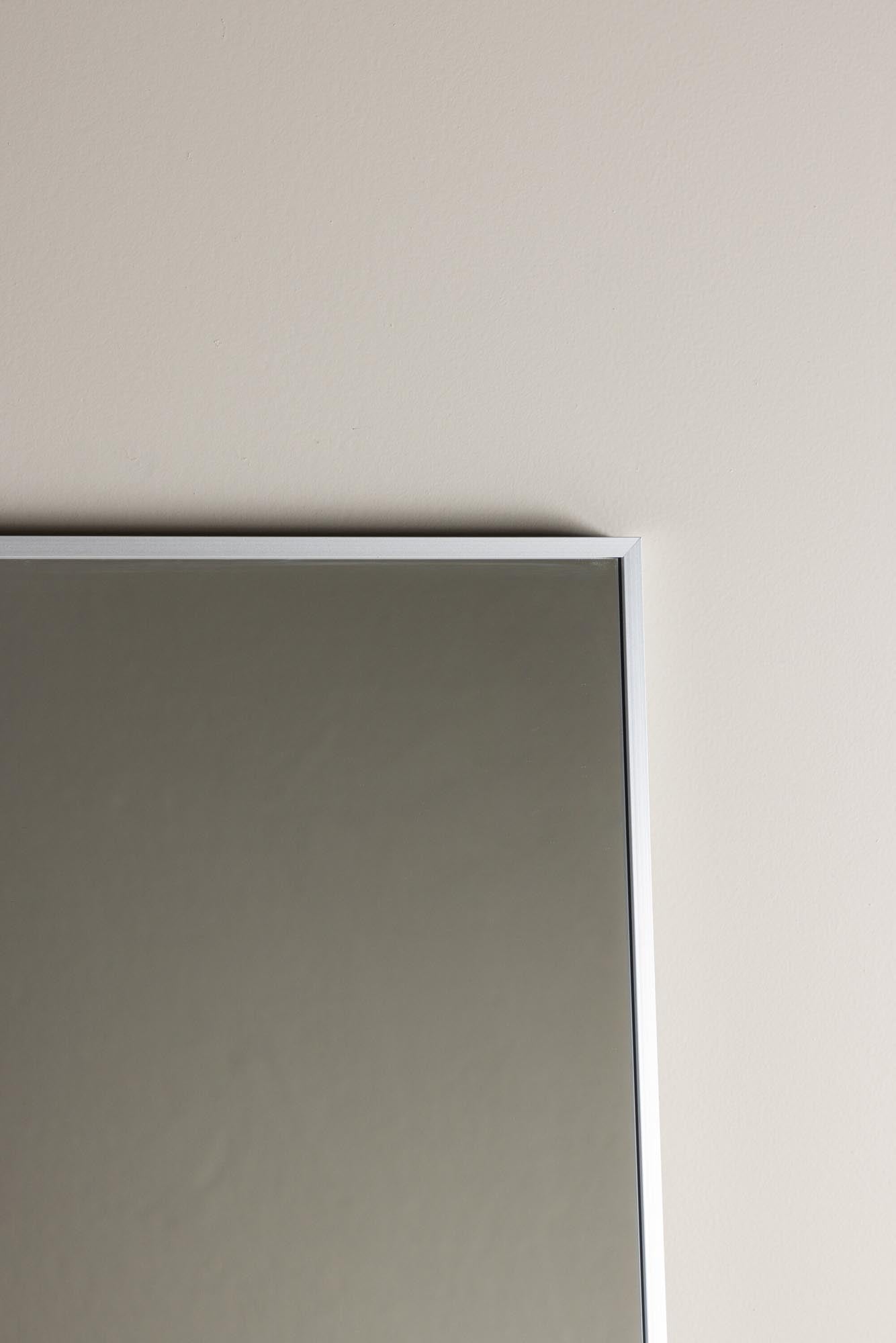 Orlando Mirror in Silber präsentiert im Onlineshop von KAQTU Design AG. Spiegel ist von Venture Home