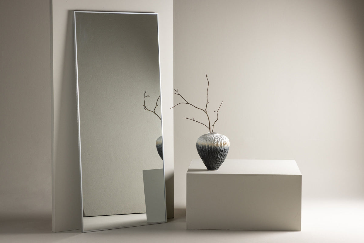 Orlando Spiegel in Silber präsentiert im Onlineshop von KAQTU Design AG. Spiegel ist von Venture Home