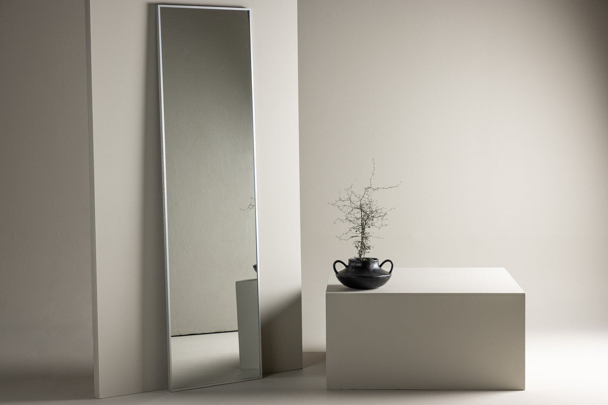 Orlando Spiegel in Silber präsentiert im Onlineshop von KAQTU Design AG. Spiegel ist von Venture Home