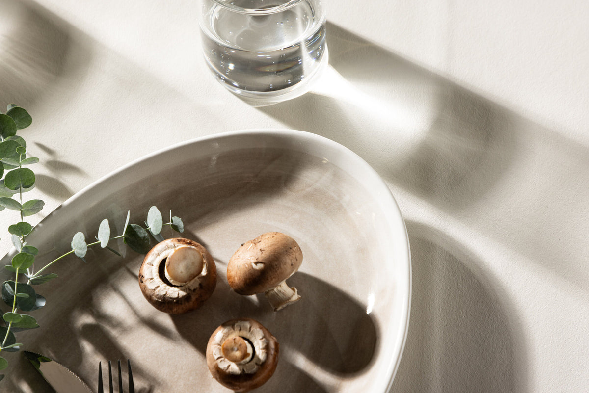 Jubie Teller in Beige präsentiert im Onlineshop von KAQTU Design AG. Teller ist von Venture Home