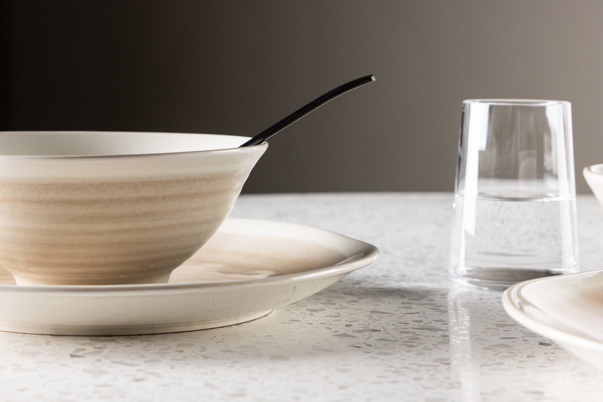 Jubie Bowl in Beige präsentiert im Onlineshop von KAQTU Design AG. Schale ist von Venture Home
