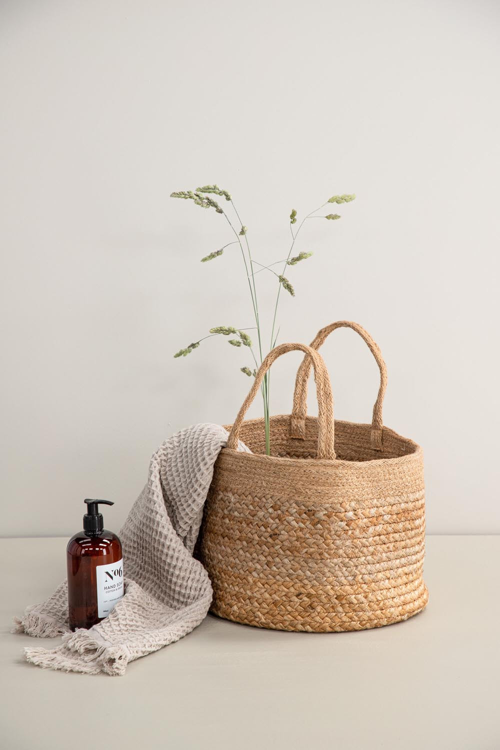 Mumbai Dekoration in Natur präsentiert im Onlineshop von KAQTU Design AG. Aufbewahrungskorb ist von Venture Home