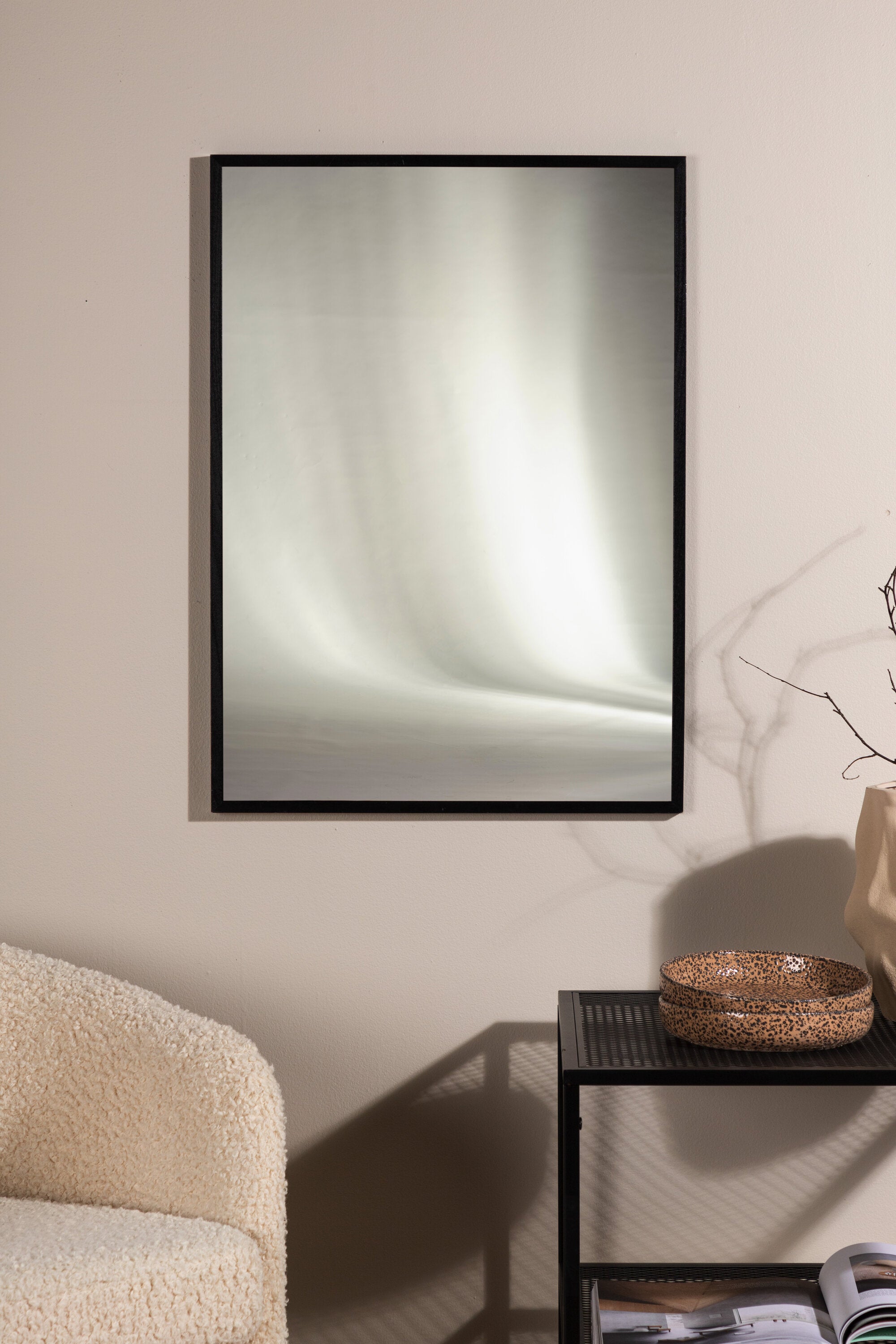 Light Poster in Beige präsentiert im Onlineshop von KAQTU Design AG. Bild ist von Venture Home