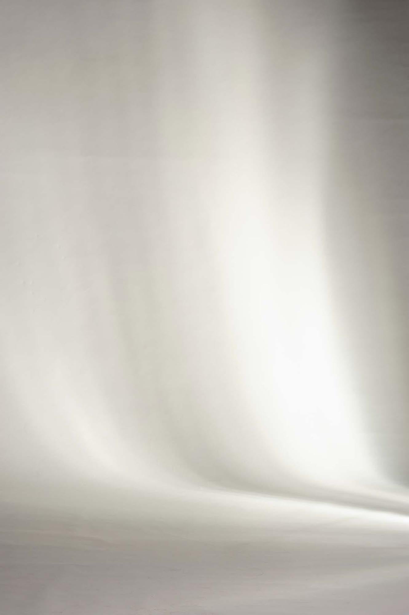 Light Poster in Beige präsentiert im Onlineshop von KAQTU Design AG. Bild ist von Venture Home