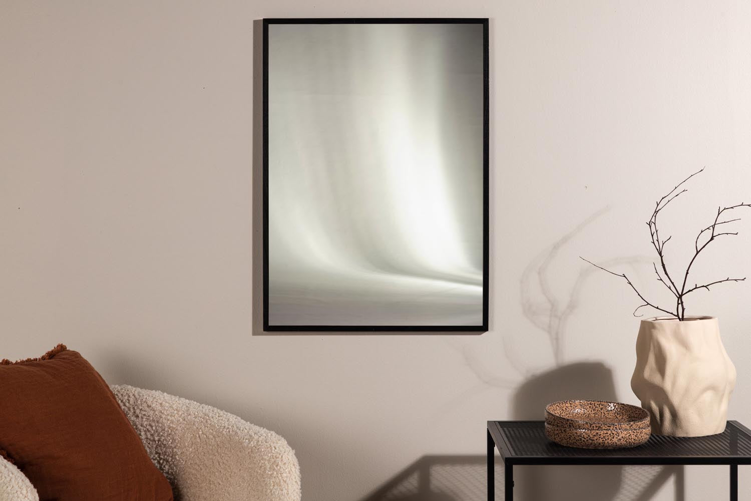 Entdecken Sie das Light Poster von Venture Home – ein inspirierendes Kunstwerk, das Ihre Räume mit Farbe und positiver Energie erfüllt.
