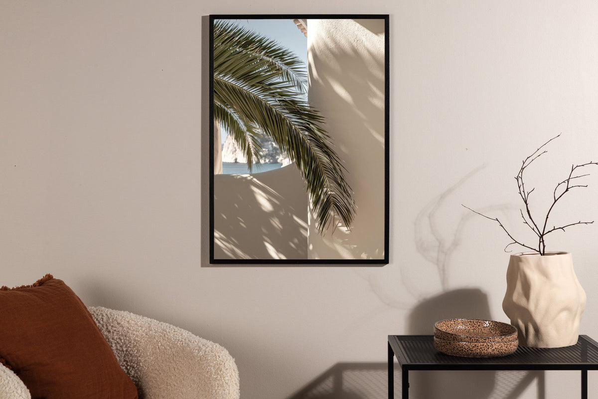 Palmleaf Poster in Beige präsentiert im Onlineshop von KAQTU Design AG. Bild ist von Venture Home