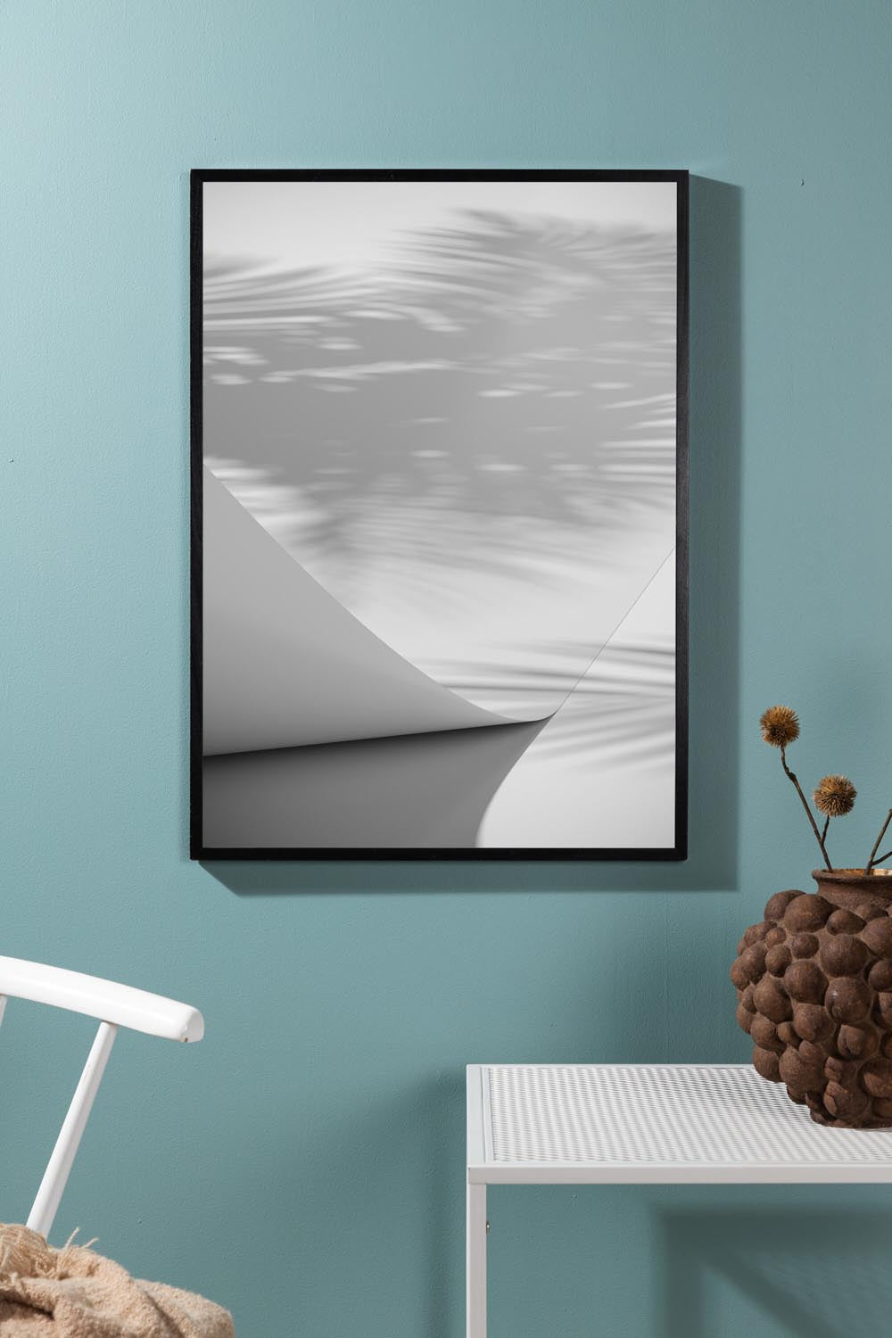 Papyrus Poster in Weiss präsentiert im Onlineshop von KAQTU Design AG. Bild ist von Venture Home