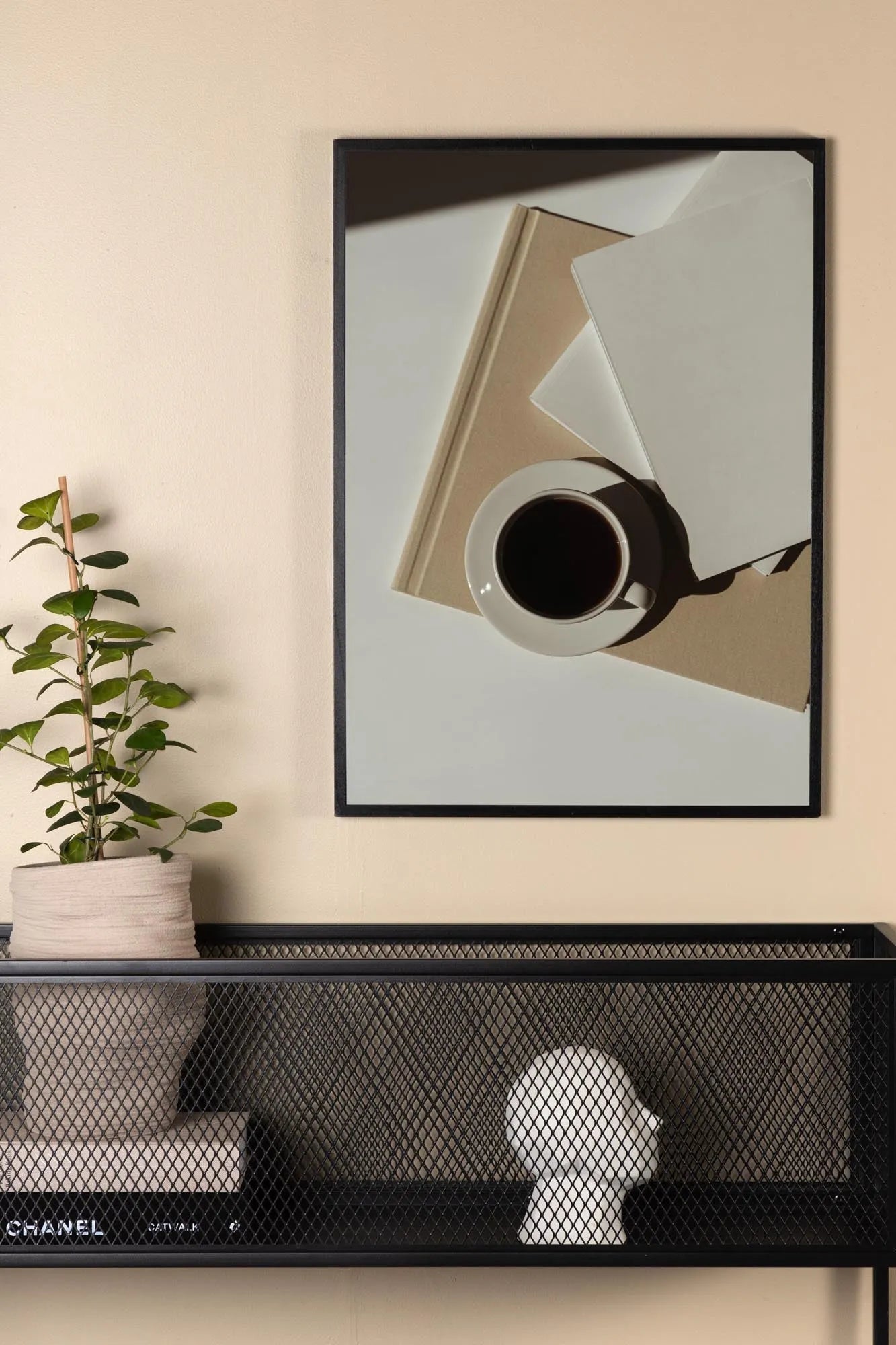 Elegantes Kaffee Poster von Venture Home für stilvolle Wohnräume.