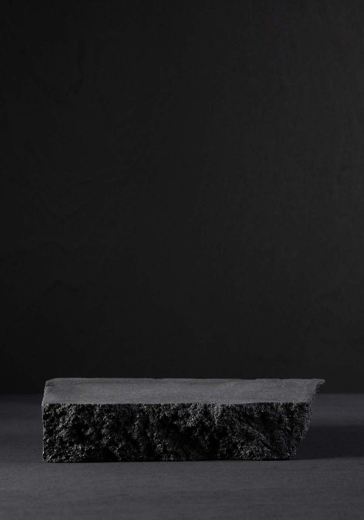 Black Rock Poster in Schwarz präsentiert im Onlineshop von KAQTU Design AG. Bild ist von Venture Home