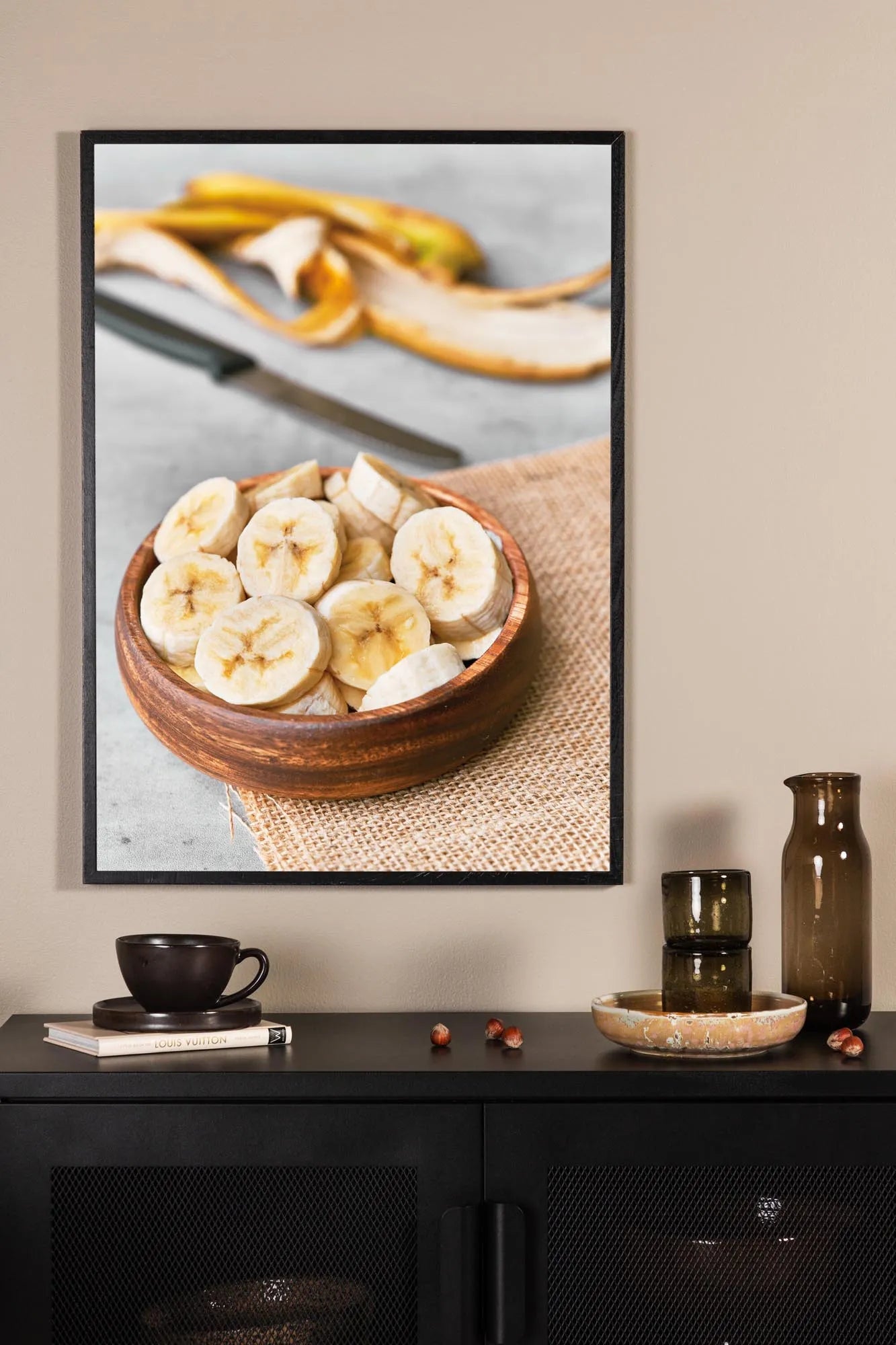 Banana Poster von Venture Home: Lebendige Kunst für jeden Raum.