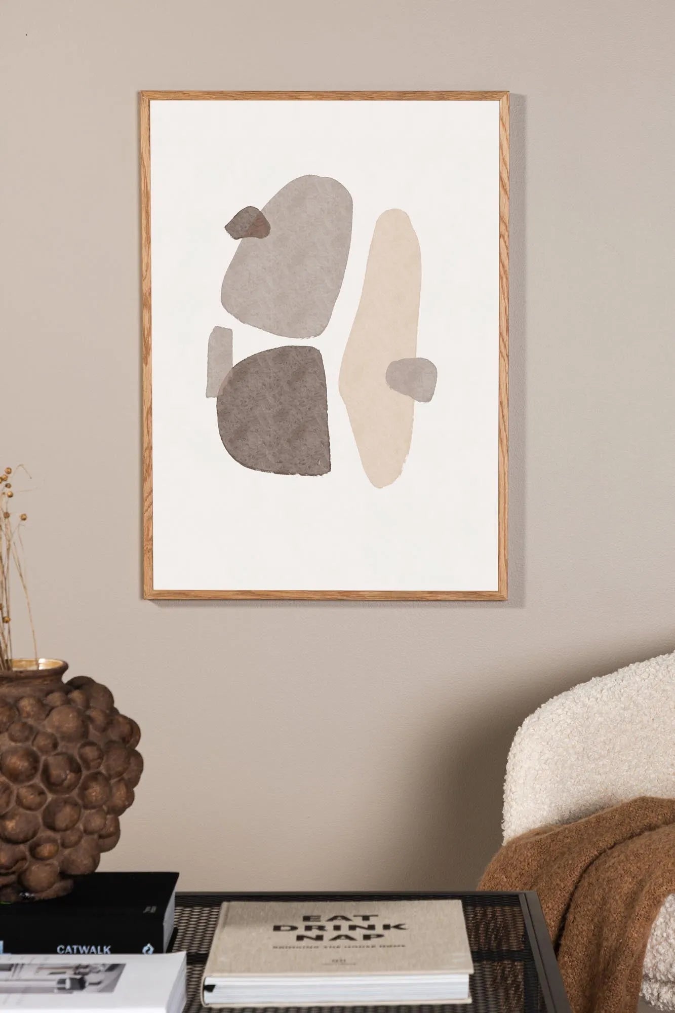 Modernes Formen Poster von Venture Home in erdigen Naturfarben.
