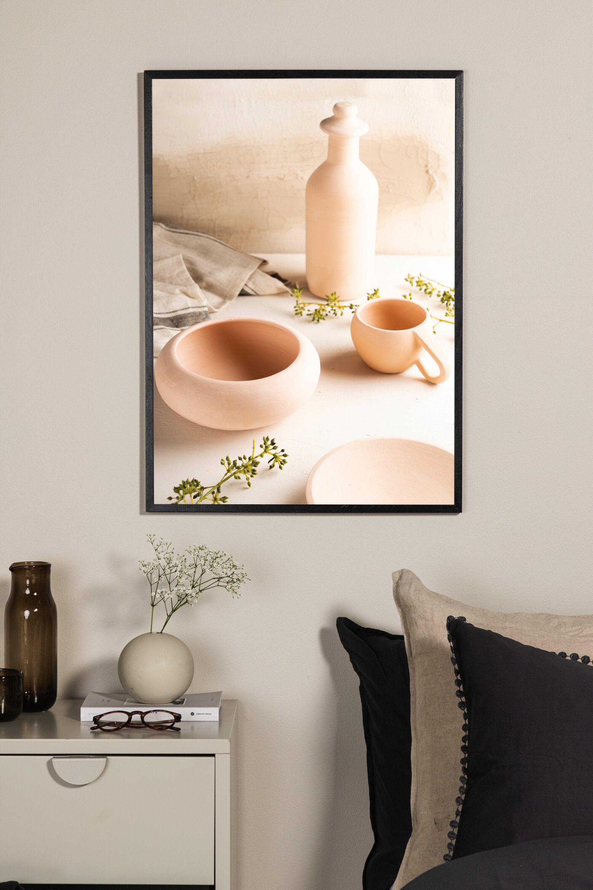 Ceramics Poster in Beige präsentiert im Onlineshop von KAQTU Design AG. Bild ist von Venture Home