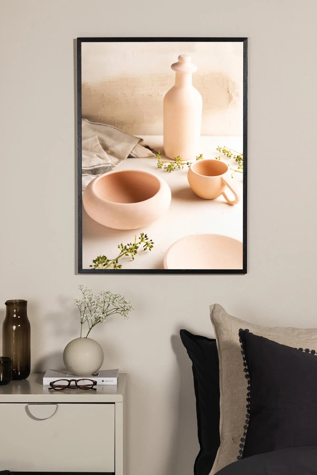 Venture Home Ceramics Poster: Stilvolle Kunst für Ihr Zuhause.