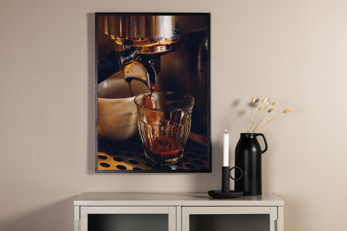 Barrista Poster in Braun präsentiert im Onlineshop von KAQTU Design AG. Bild ist von Venture Home