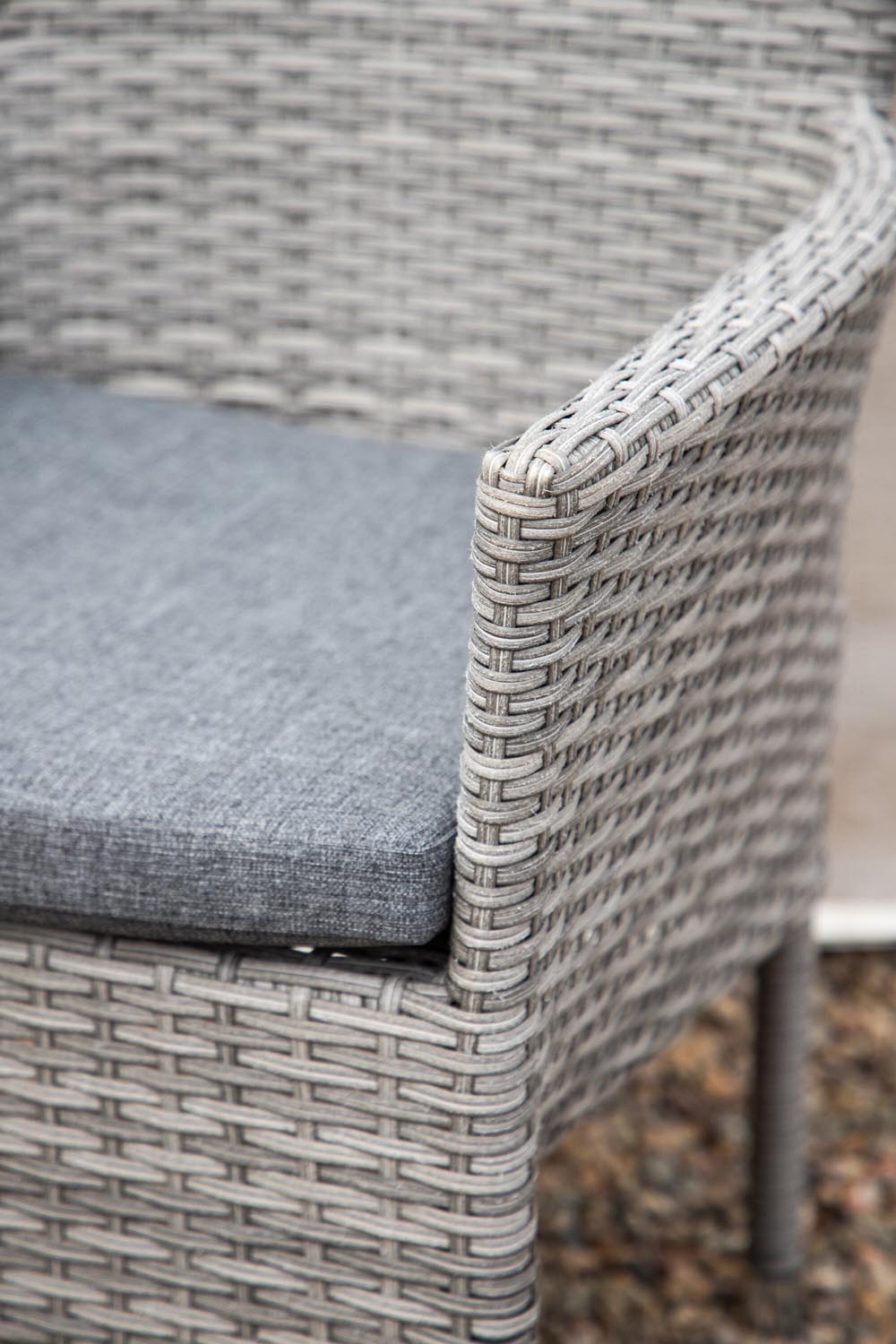 Malina Gartenstuhl in Grau präsentiert im Onlineshop von KAQTU Design AG. Gartenstuhl mit Armlehnen ist von Venture Home