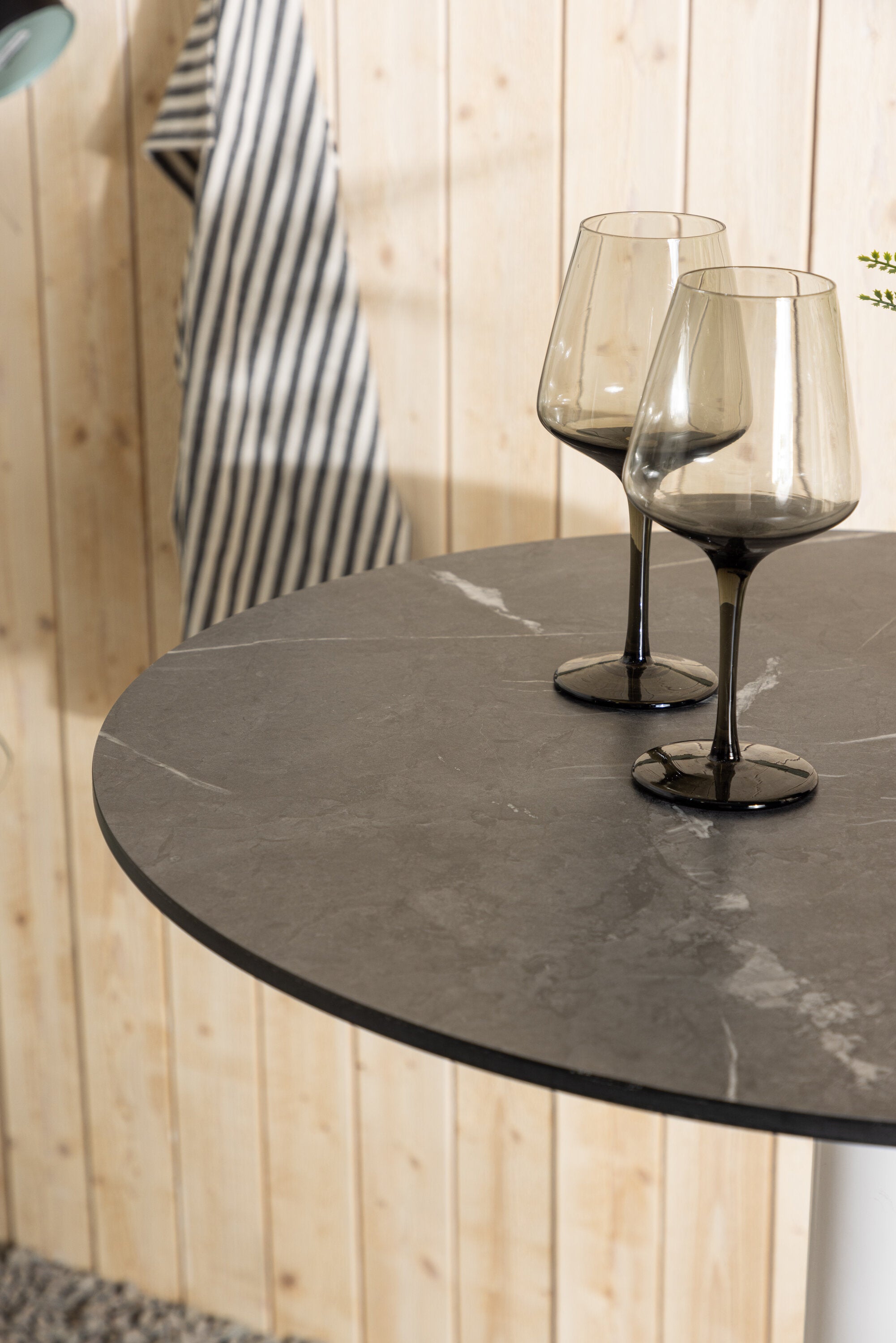 Milano Bar Tisch in Grau Weiss präsentiert im Onlineshop von KAQTU Design AG. Hochtisch ist von Venture Home