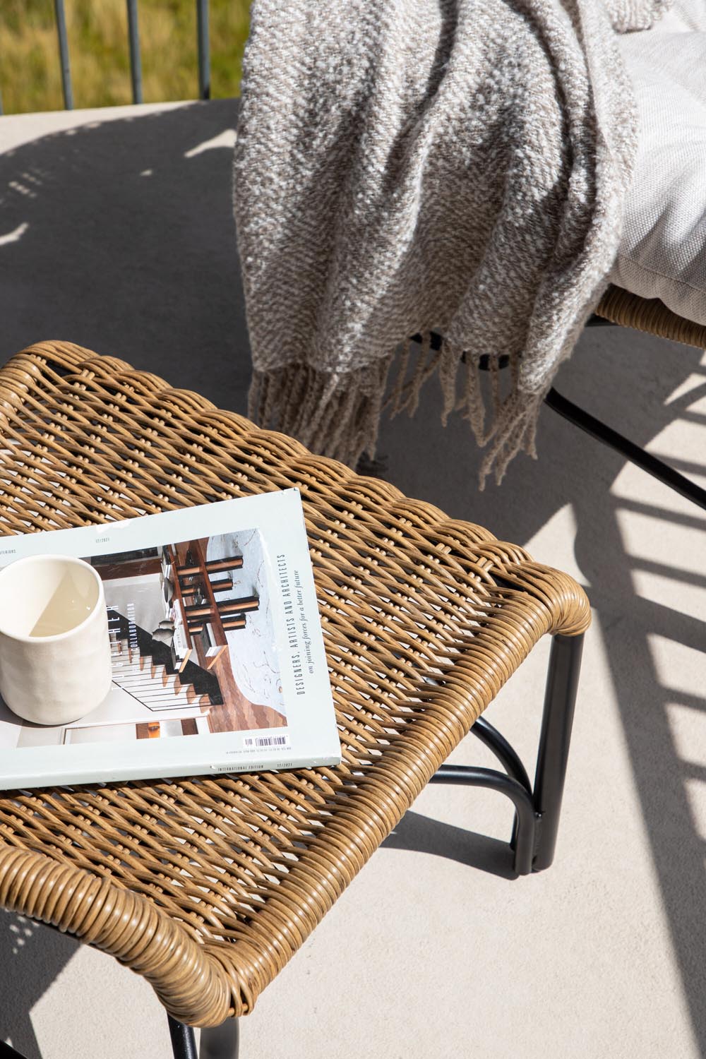 Loreto Lounge Stuhl in Schwarz präsentiert im Onlineshop von KAQTU Design AG. Outdoor-Sessel ist von Venture Home