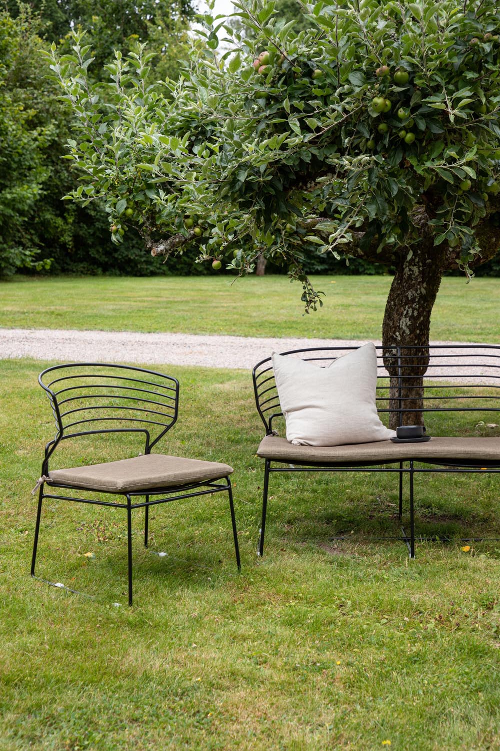 Milano Loungeset Outdoor in Schwarz präsentiert im Onlineshop von KAQTU Design AG. Loungeset ist von Venture Home