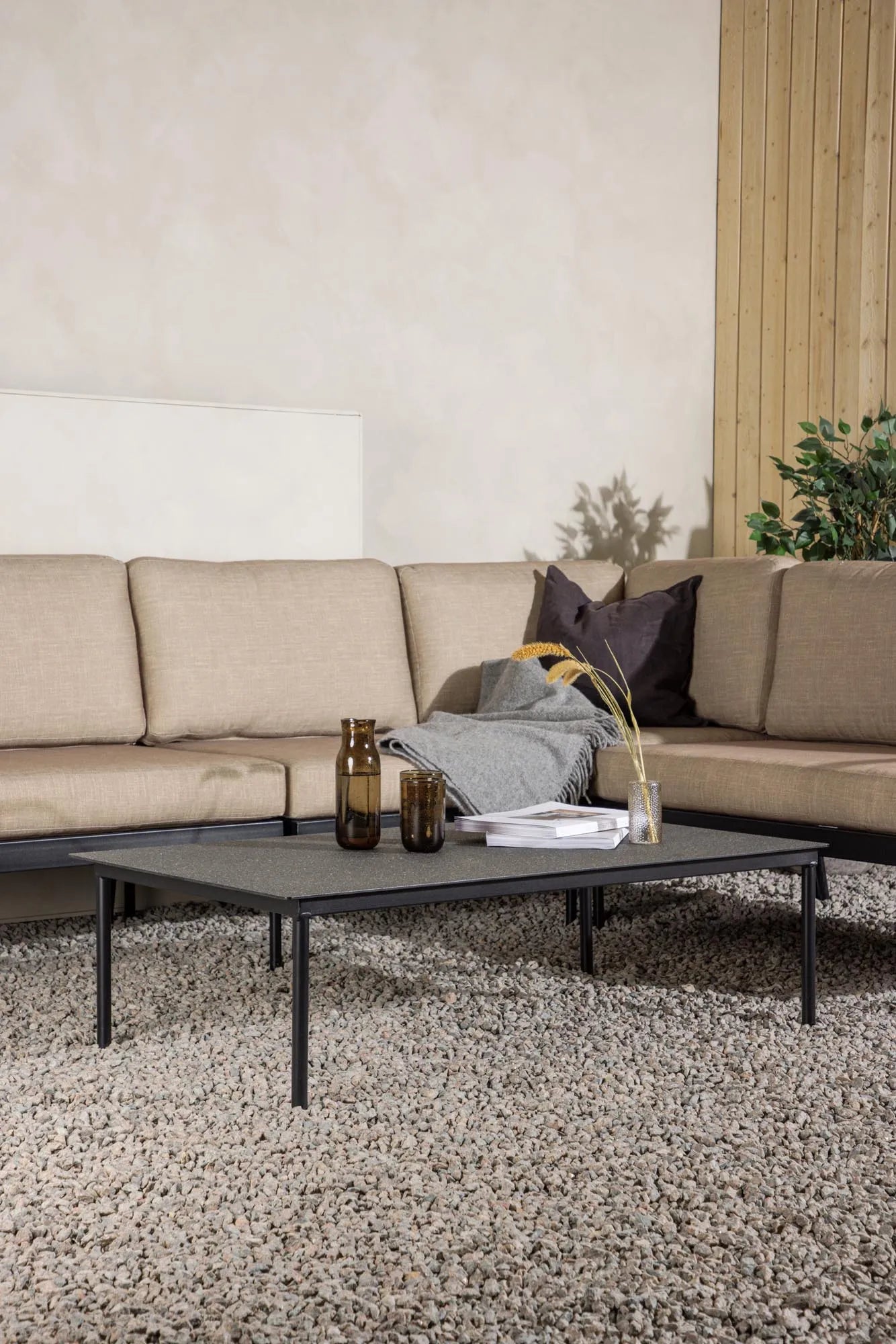 Elegantes Pehnna Set: Perfekte Outdoor-Möbel für Ihren Garten.