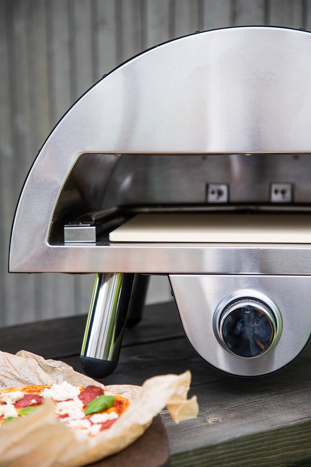 Sentosa Pizzaugn in Schwarz präsentiert im Onlineshop von KAQTU Design AG. Pizza ist von Venture Home