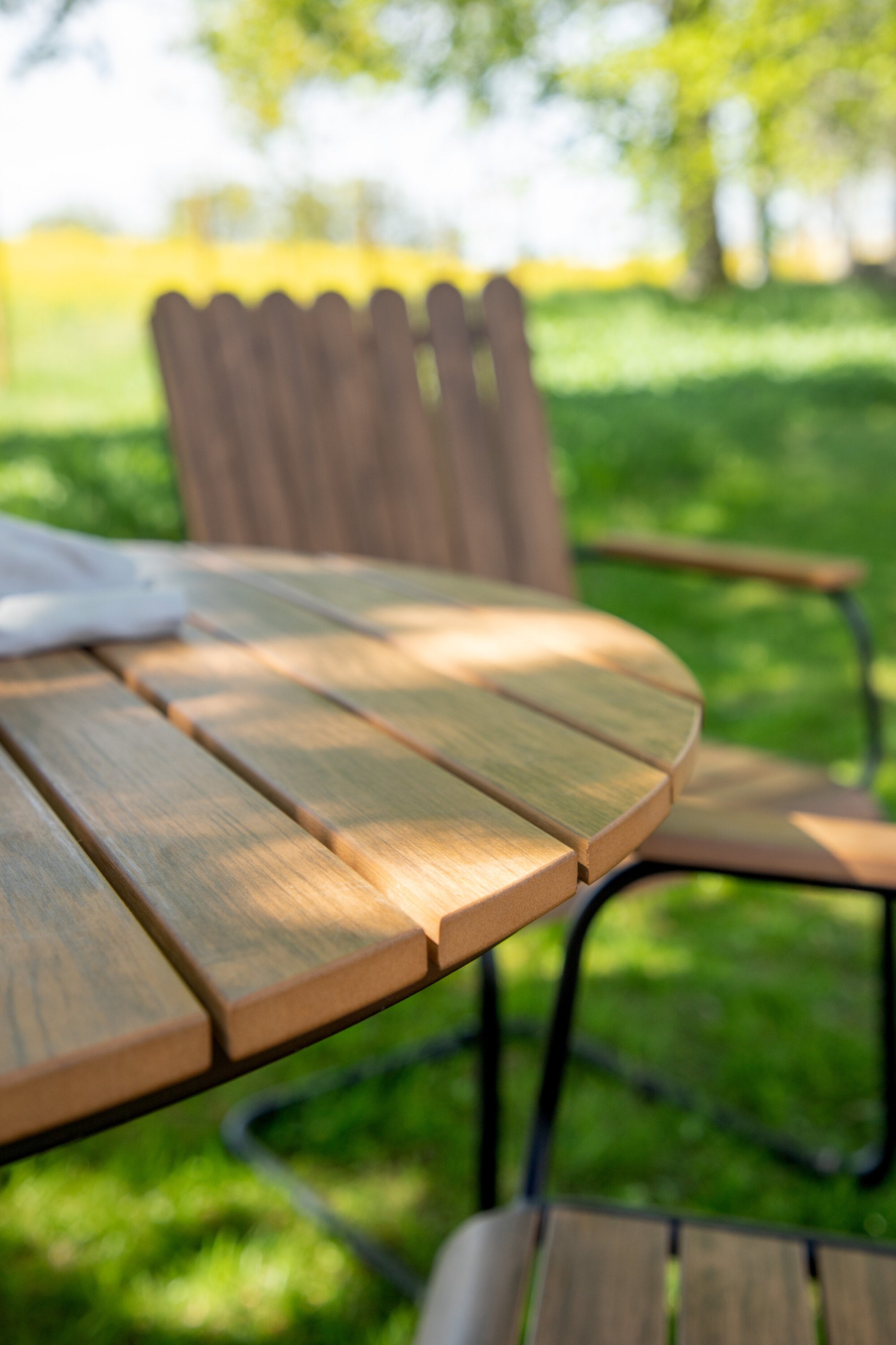Holmsund Outdoor-Tischset ⌀100cm/4St. in Natur präsentiert im Onlineshop von KAQTU Design AG. Gartentischset ist von Venture Home