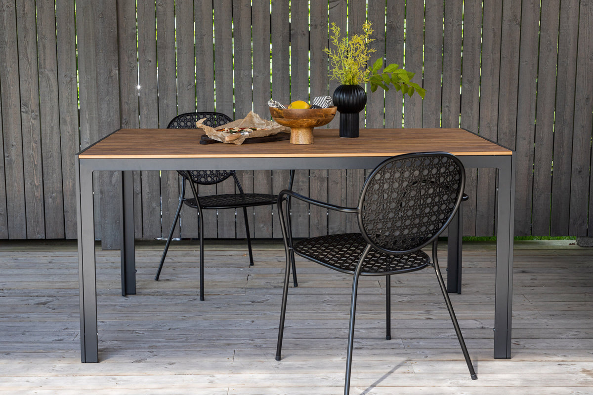 Break Gartentisch in Schwarz präsentiert im Onlineshop von KAQTU Design AG. Gartentisch ist von Venture Home