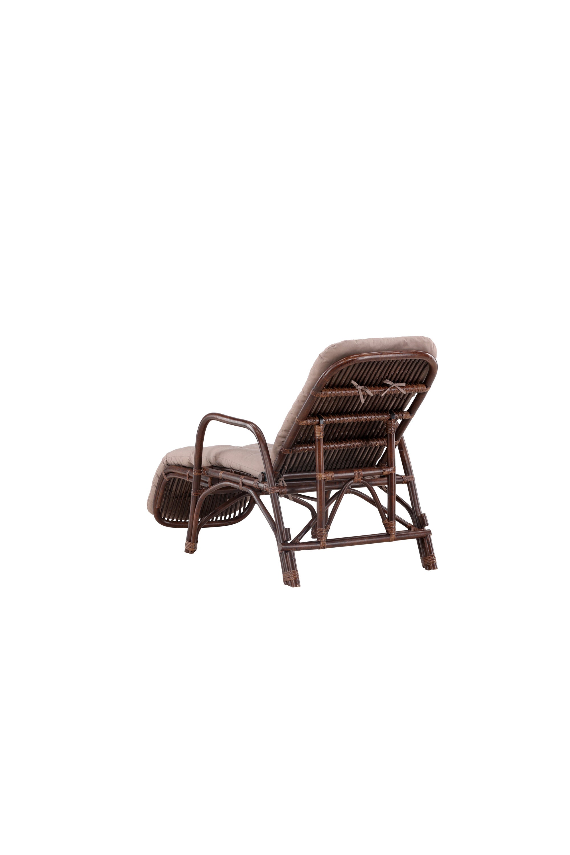 Nella Sonnenliege in Dunkles Walnussholz präsentiert im Onlineshop von KAQTU Design AG. Liegestuhl ist von Venture Home