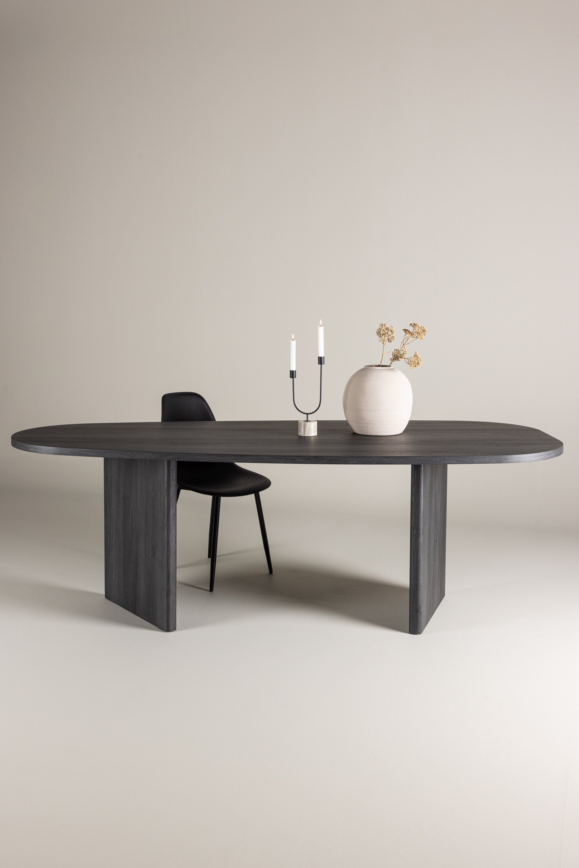 Grönvik Tisch in Schwarz präsentiert im Onlineshop von KAQTU Design AG. Esstisch ist von Venture Home