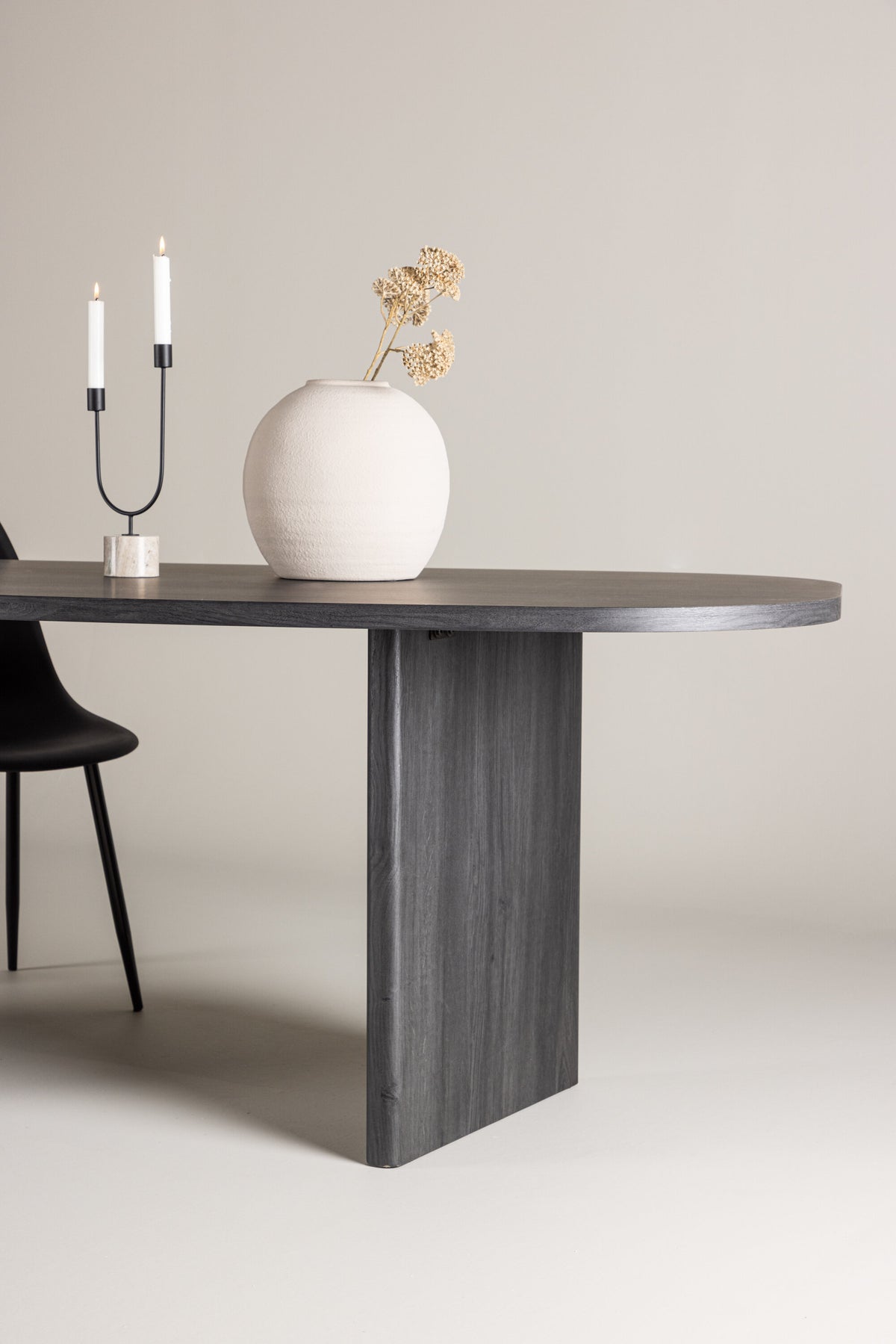 Grönvik Tisch in Schwarz präsentiert im Onlineshop von KAQTU Design AG. Esstisch ist von Venture Home