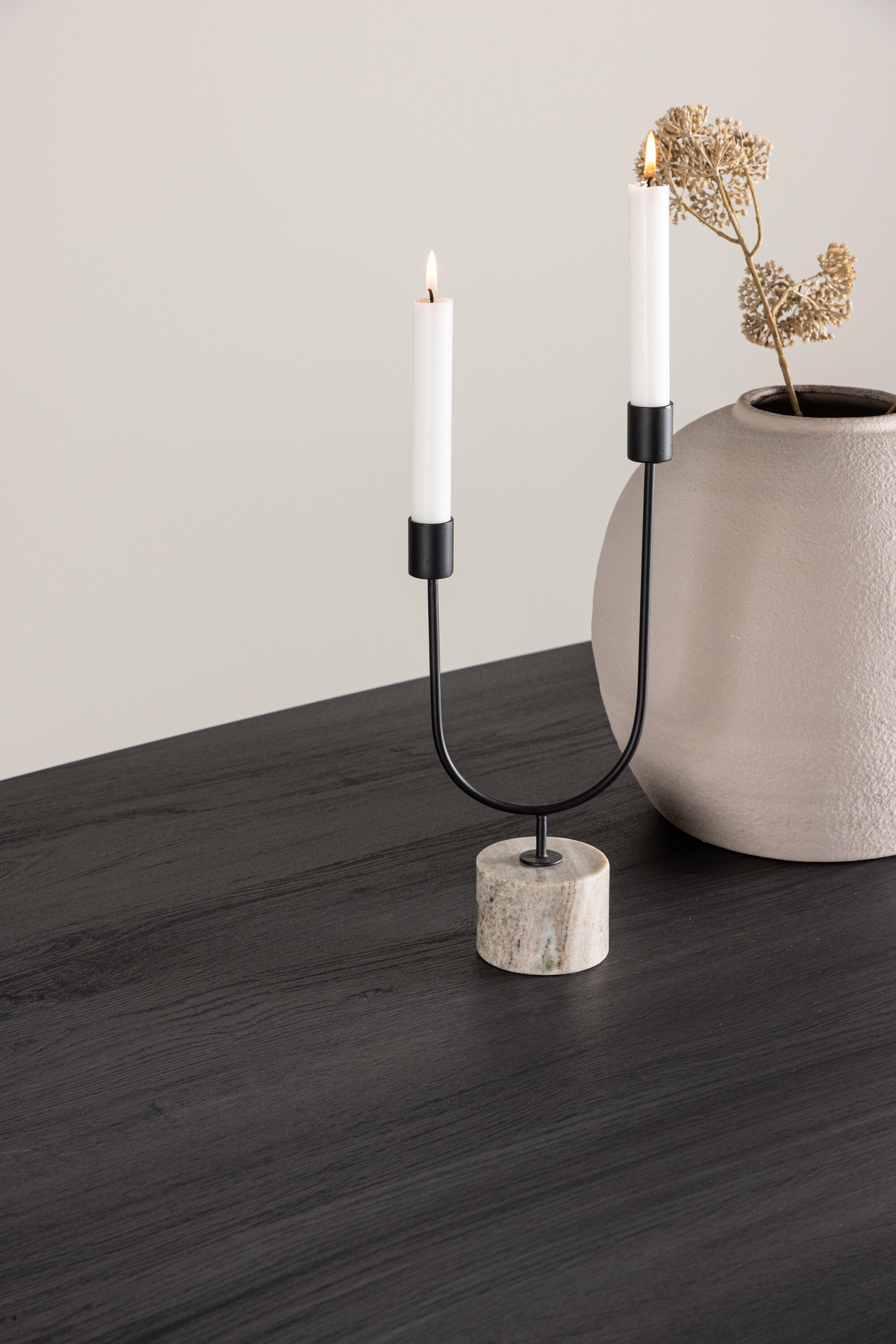 Grönvik Tisch in Schwarz präsentiert im Onlineshop von KAQTU Design AG. Esstisch ist von Venture Home