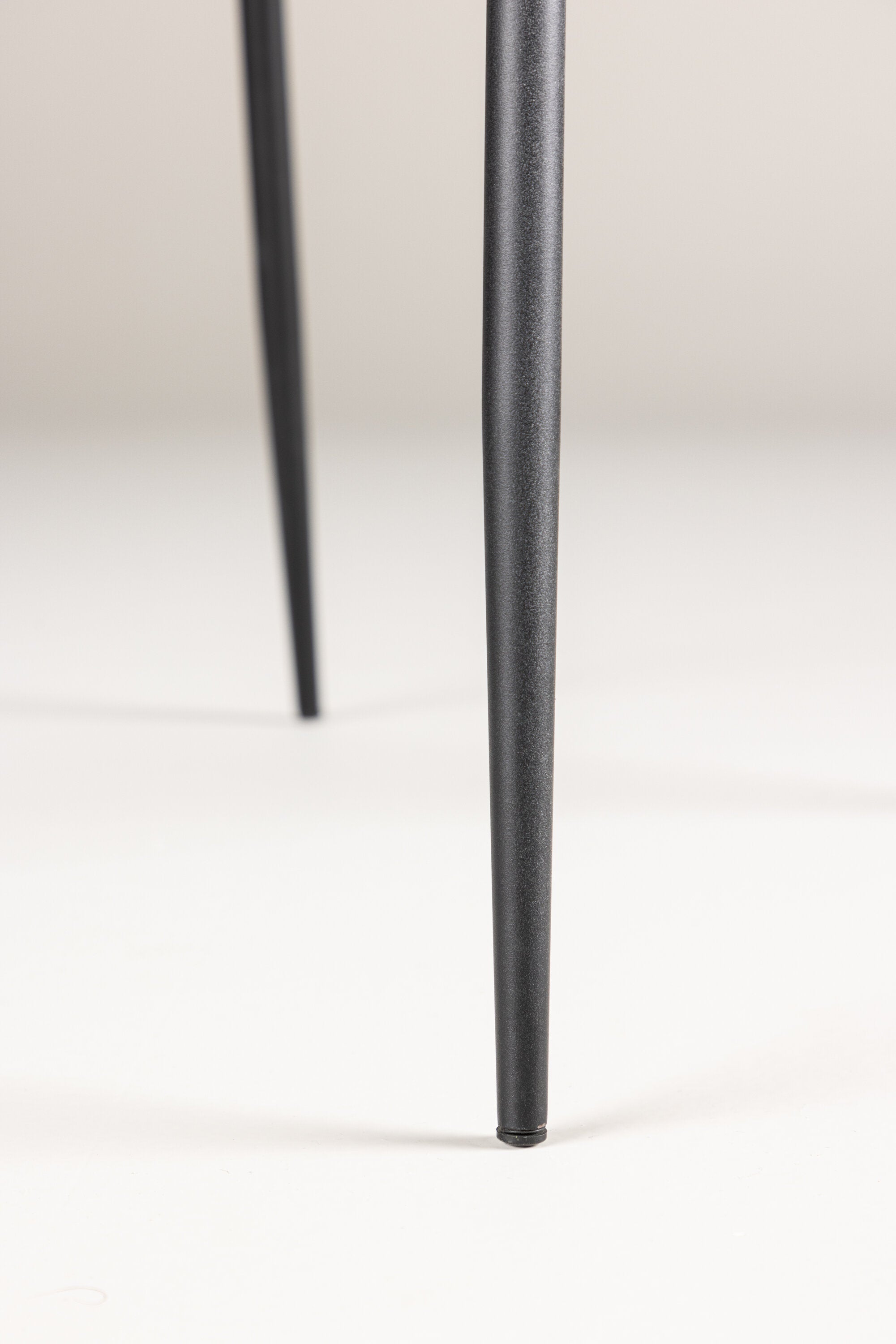 Modesto Esszimmerstuhl in Schwarz präsentiert im Onlineshop von KAQTU Design AG. Schalenstuhl ist von Venture Home