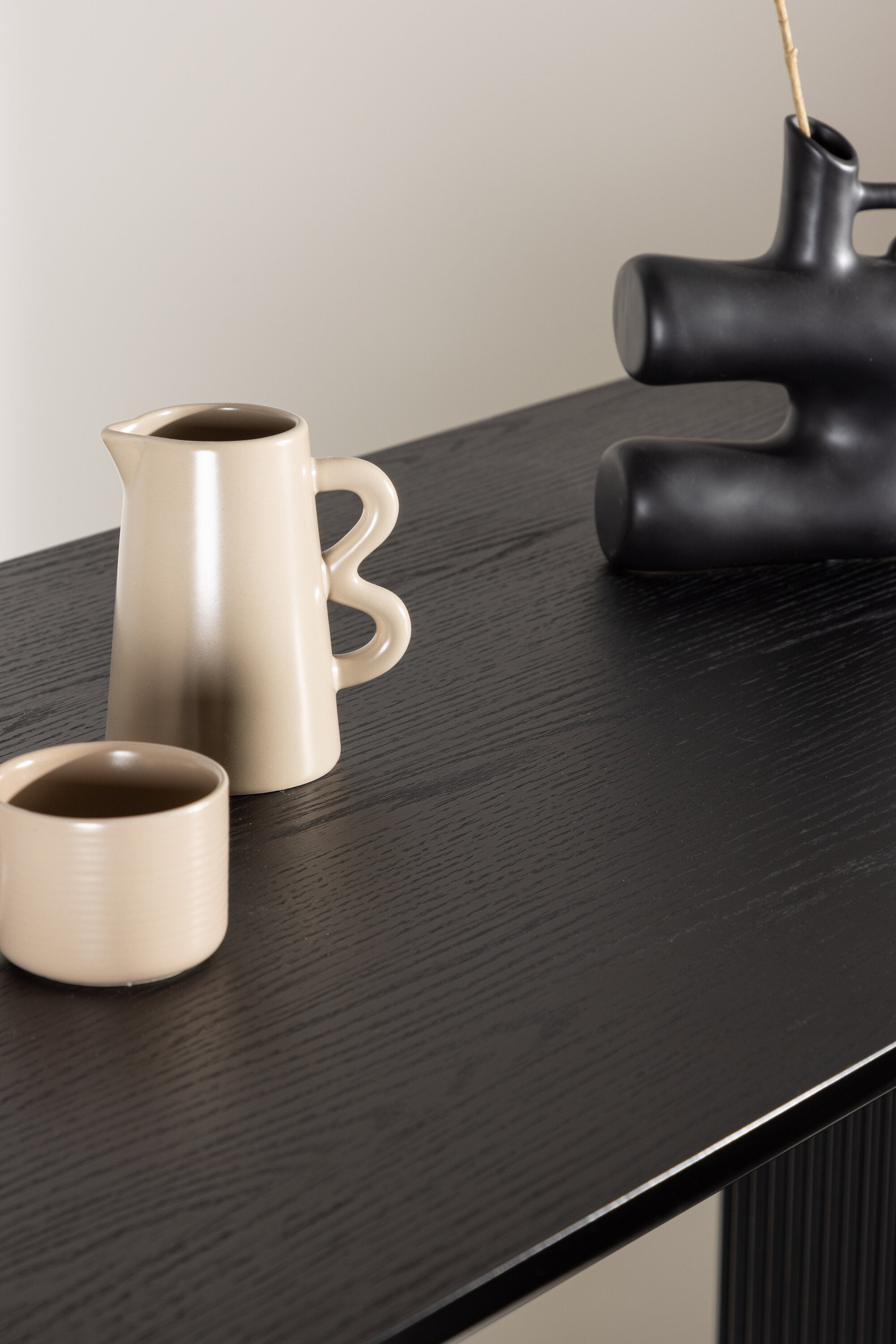 Vail Bartisch in Schwarz präsentiert im Onlineshop von KAQTU Design AG. Hochtisch ist von Venture Home
