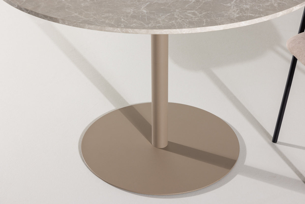 Lycke Esstisch in Beige präsentiert im Onlineshop von KAQTU Design AG. Esstisch ist von Venture Home