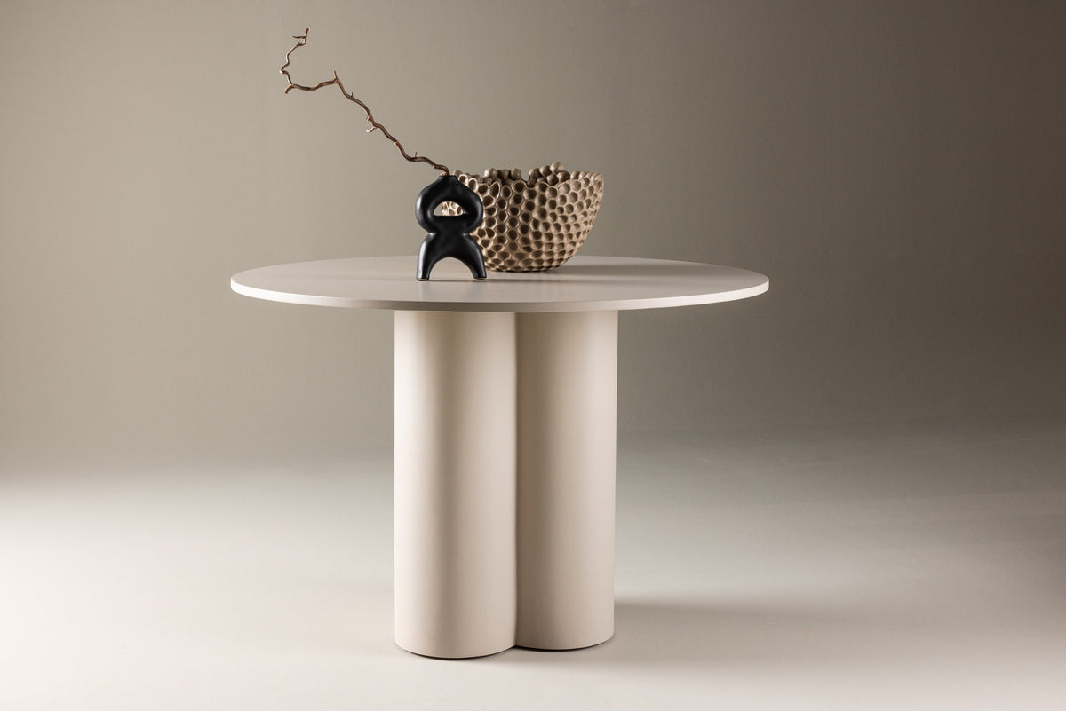 Olivia Esstisch in Beige präsentiert im Onlineshop von KAQTU Design AG. Esstisch ist von Venture Home