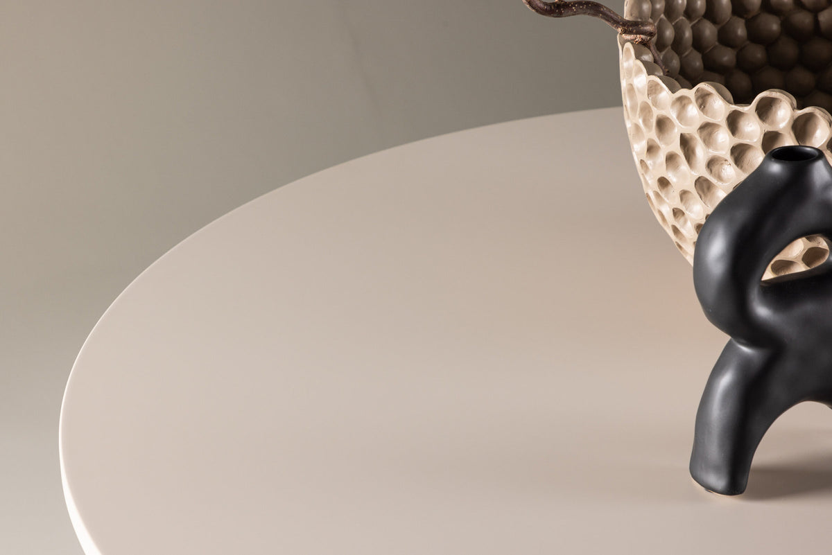 Olivia Esstisch in Beige präsentiert im Onlineshop von KAQTU Design AG. Esstisch ist von Venture Home
