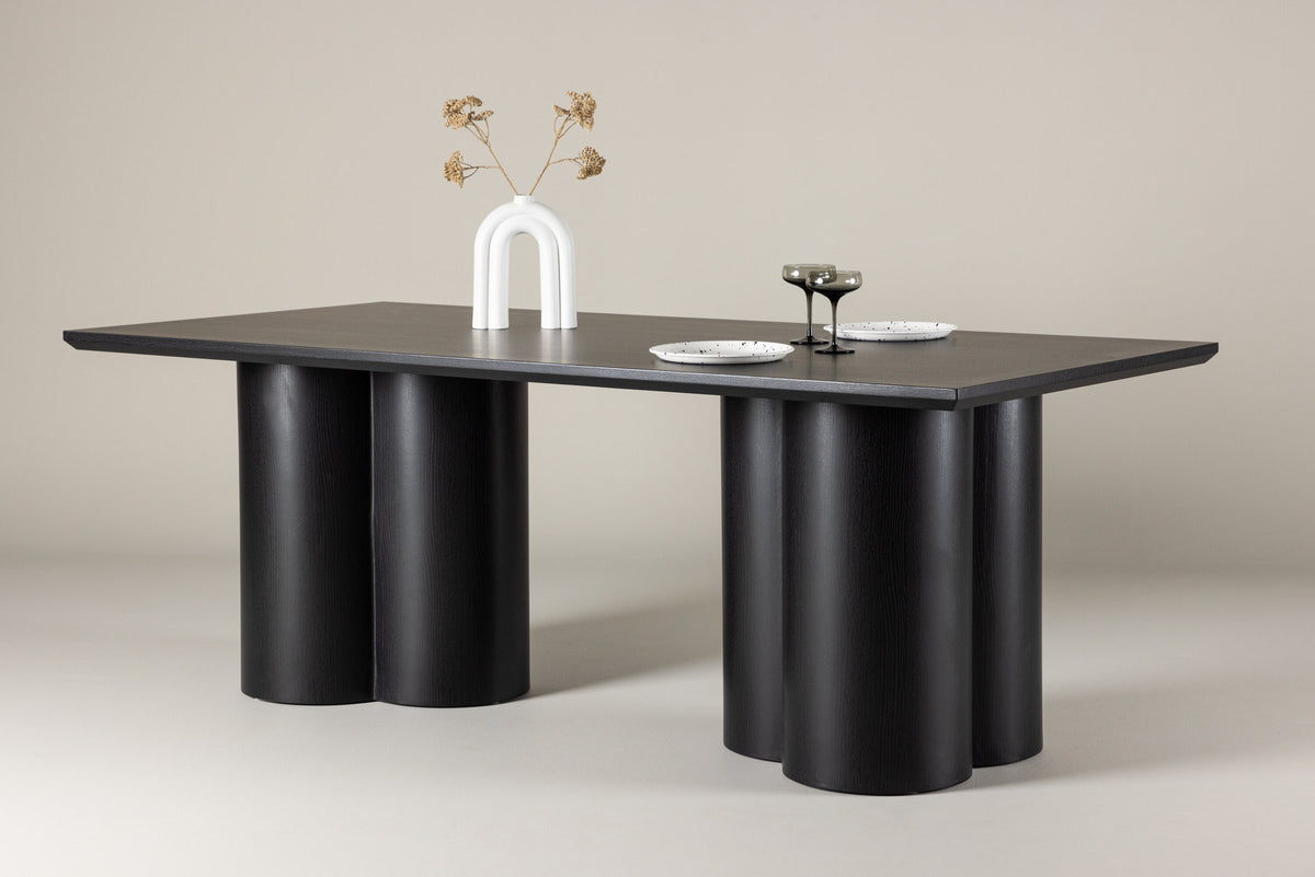 Olivia Esstisch in Schwarz präsentiert im Onlineshop von KAQTU Design AG. Esstisch ist von Venture Home