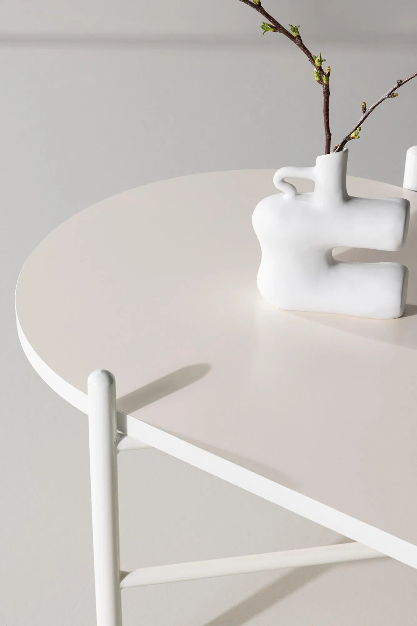 Pueblo Sofatisch in Beige präsentiert im Onlineshop von KAQTU Design AG. Beistelltisch ist von Venture Home