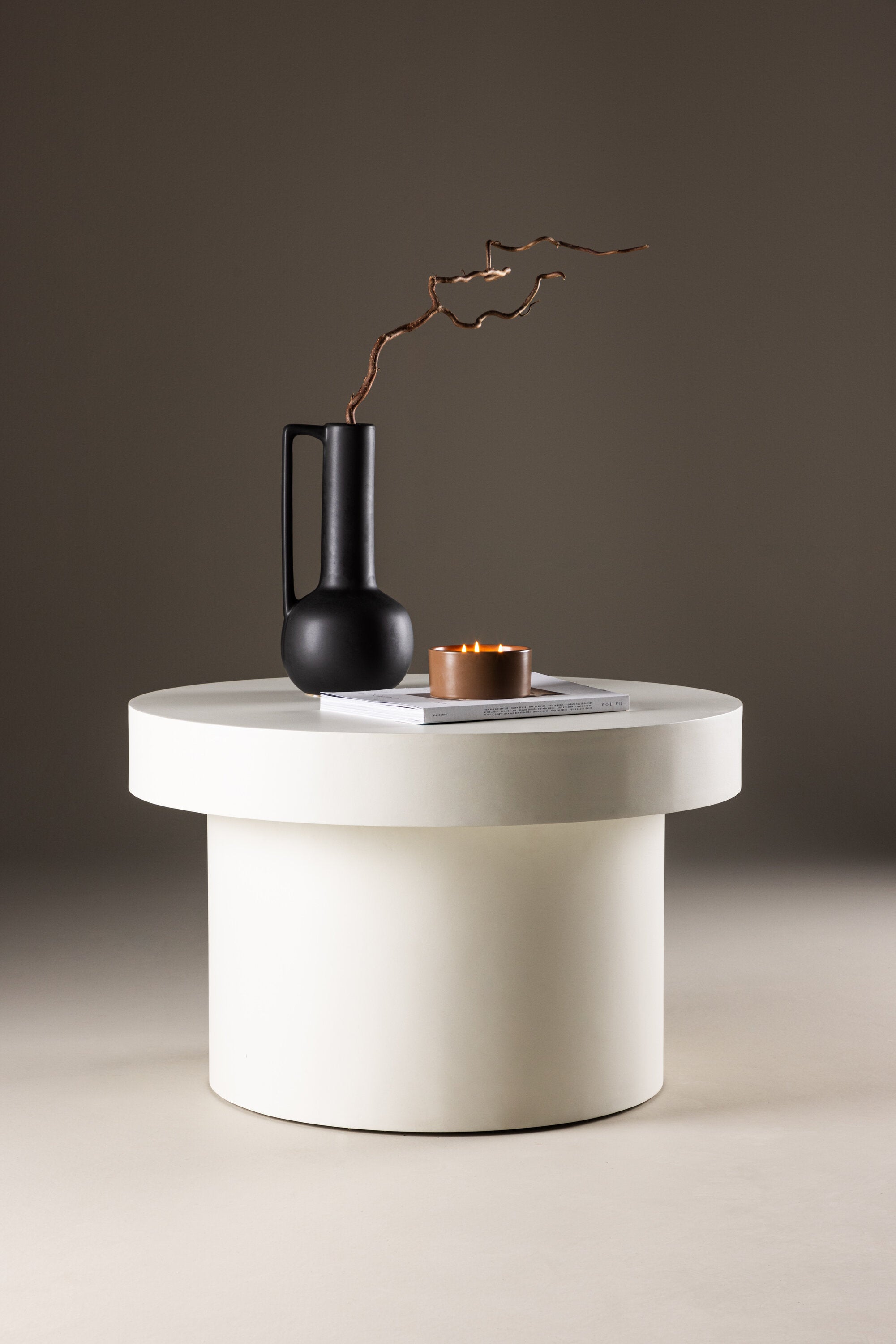 Malung Sofatisch in Weiss präsentiert im Onlineshop von KAQTU Design AG. Beistelltisch ist von Venture Home