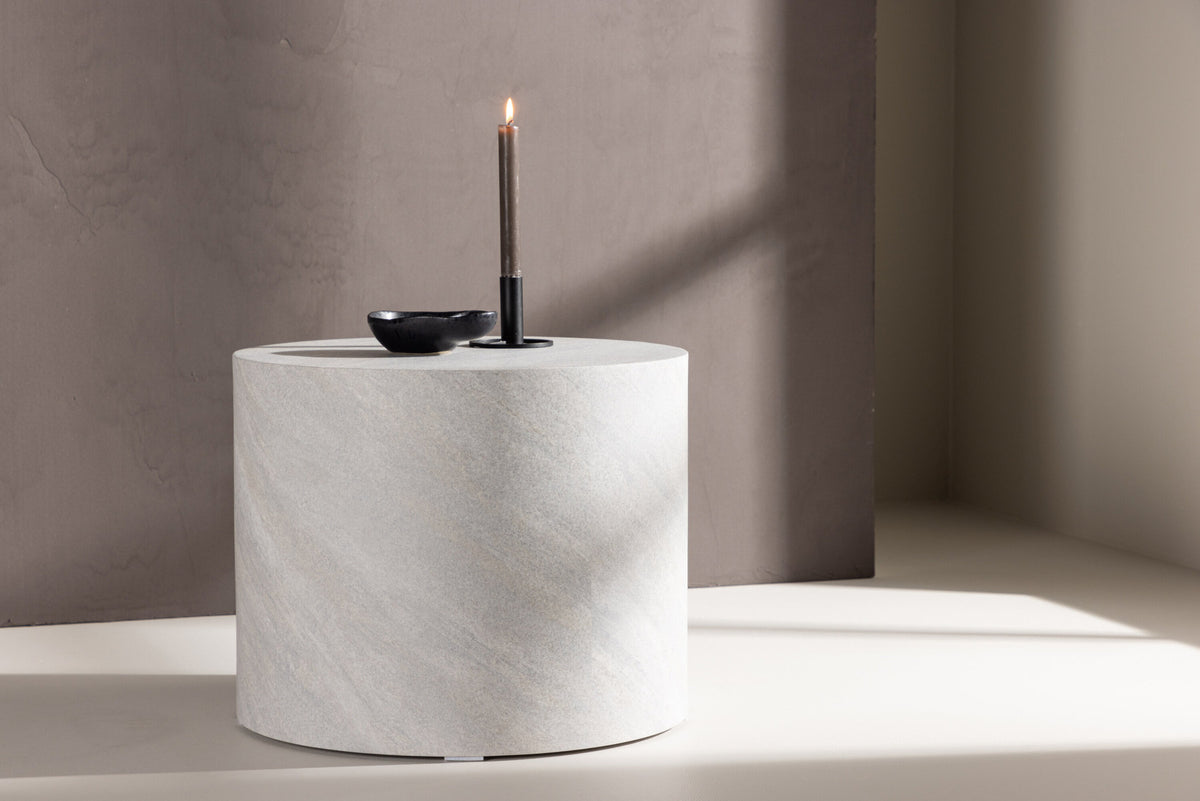 York Sofatisch in Grau präsentiert im Onlineshop von KAQTU Design AG. Beistelltisch ist von Venture Home