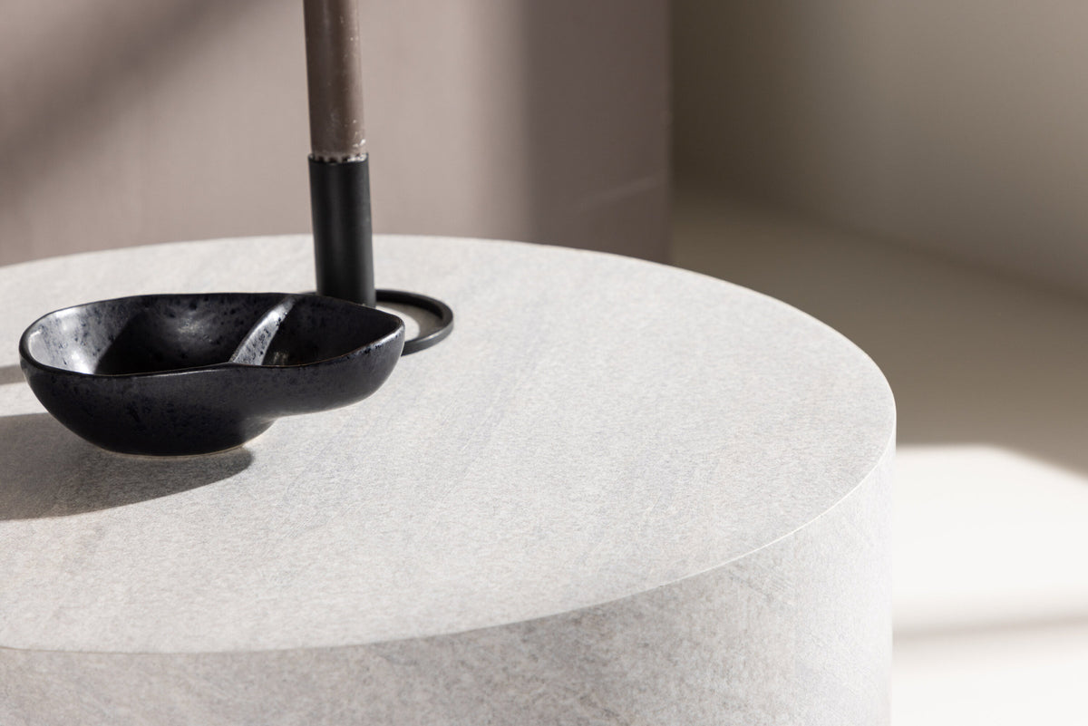 York Sofatisch in Grau präsentiert im Onlineshop von KAQTU Design AG. Beistelltisch ist von Venture Home