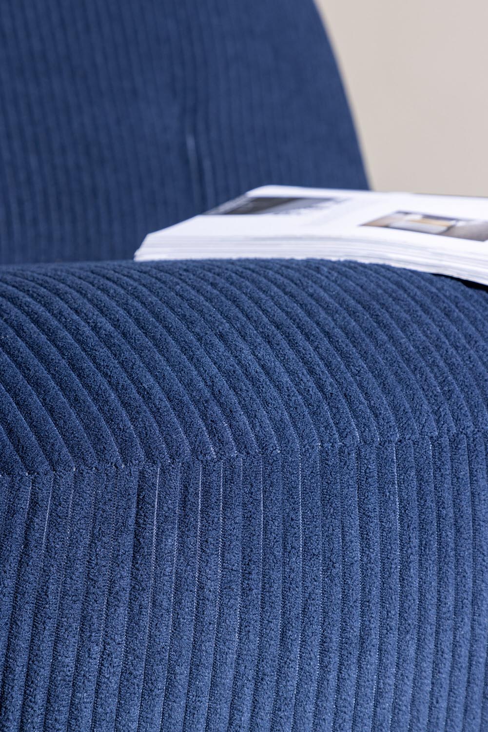 Mahla Loungestuhl in Navy präsentiert im Onlineshop von KAQTU Design AG. Outdoor-Sessel ist von Venture Home