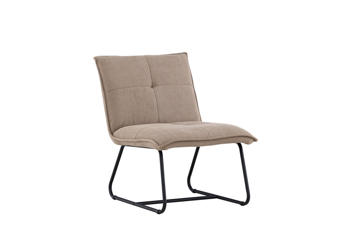 Madison Loungestuhl in Braun präsentiert im Onlineshop von KAQTU Design AG. Sessel ist von Venture Home