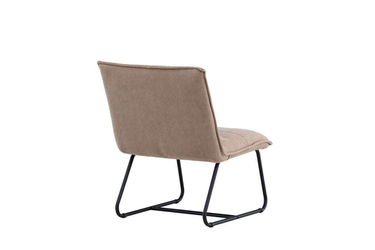 Madison Loungestuhl in Braun präsentiert im Onlineshop von KAQTU Design AG. Sessel ist von Venture Home