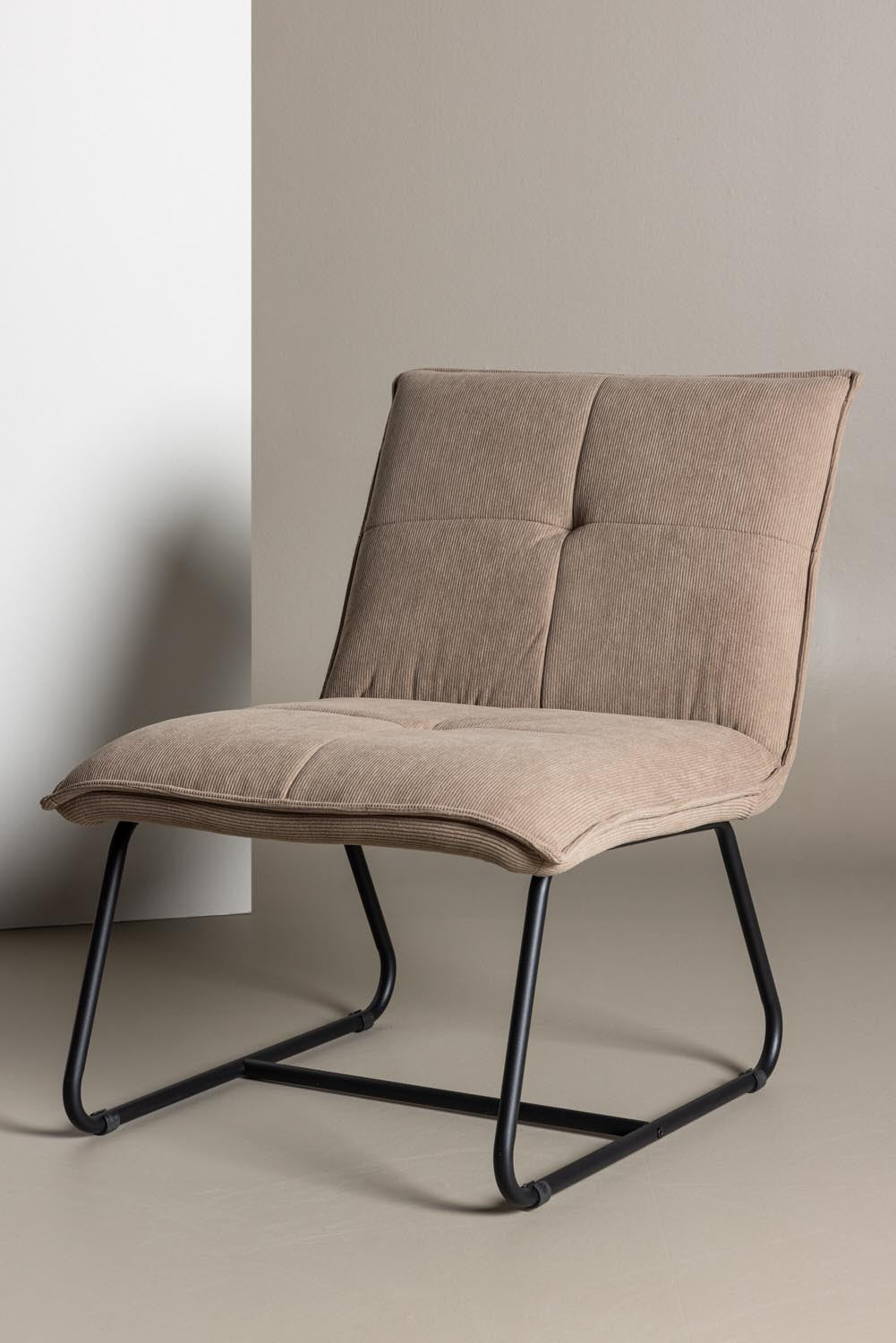 Madison Loungestuhl in Braun präsentiert im Onlineshop von KAQTU Design AG. Outdoor-Sessel ist von Venture Home