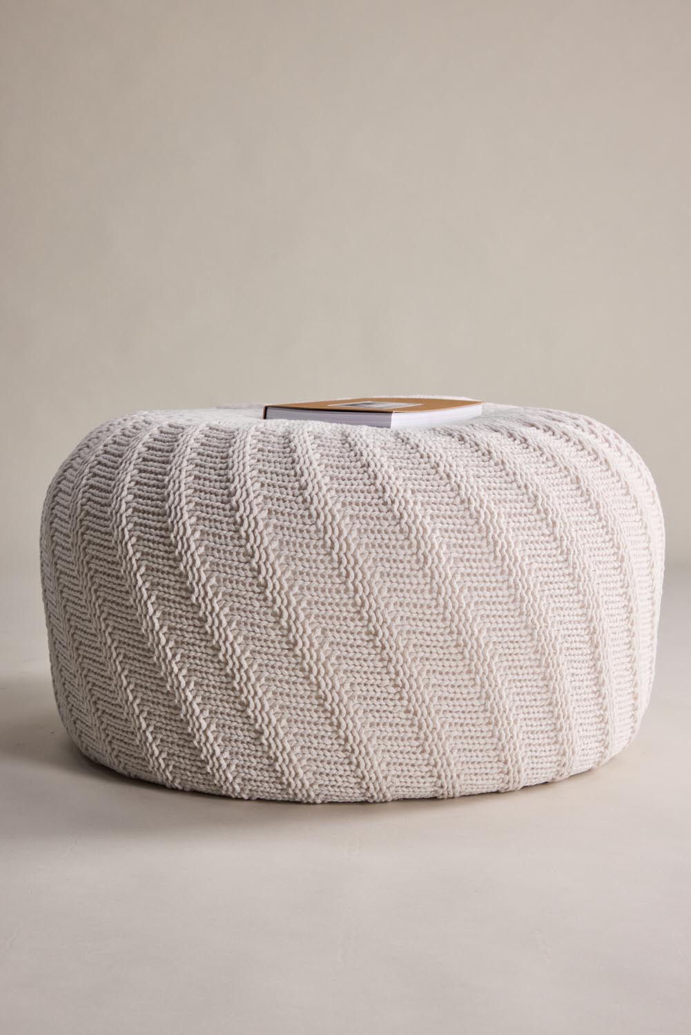 Pouf Ted in Offwhite präsentiert im Onlineshop von KAQTU Design AG. Pouf ist von Venture Home