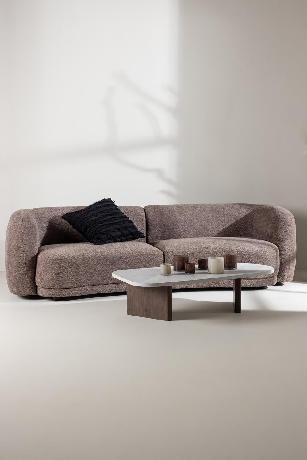 Cielo 3-Seat Sofa in Schwarz Braun präsentiert im Onlineshop von KAQTU Design AG. 3er Sofa ist von Venture Home