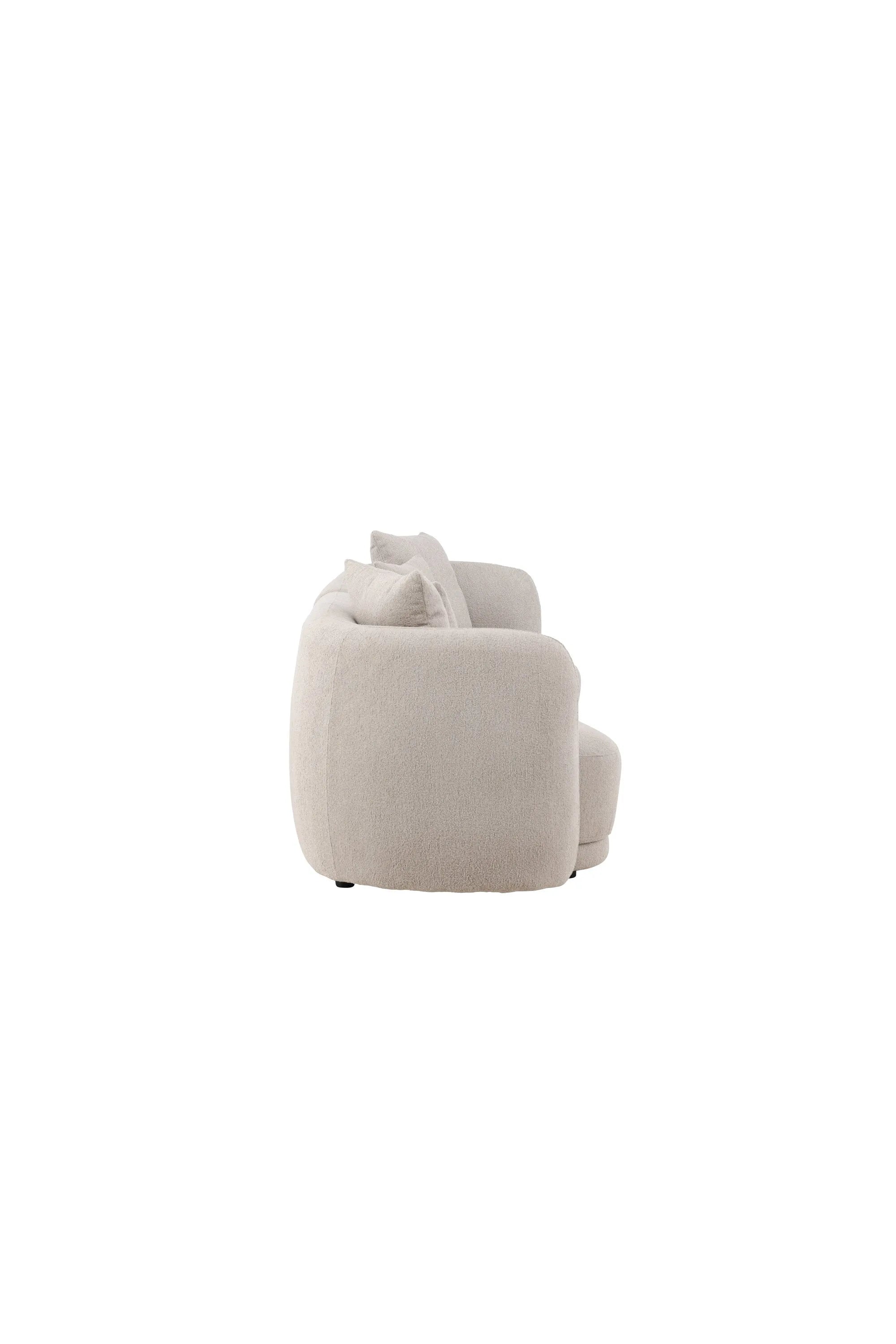 Das Cielo 3-Sitzer Sofa von Venture Home bietet zeitgemäßen Stil und Komfort, perfekt für moderne Wohnräume.
