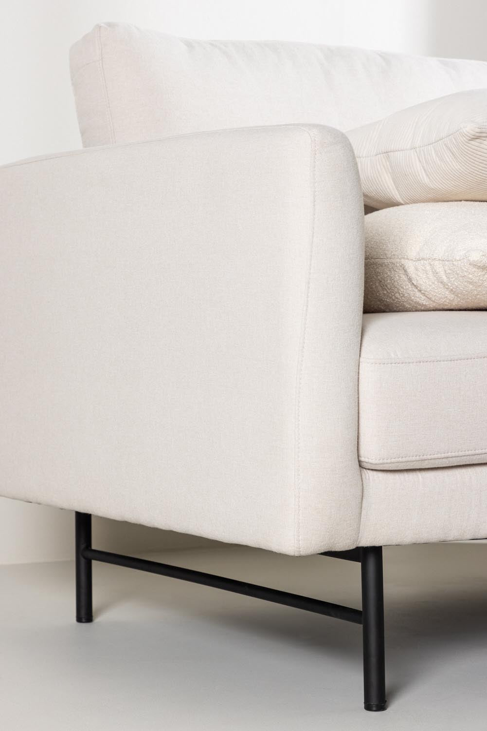 Sky 3-Seat Sofa in Weiss präsentiert im Onlineshop von KAQTU Design AG. 3er Sofa ist von Venture Home