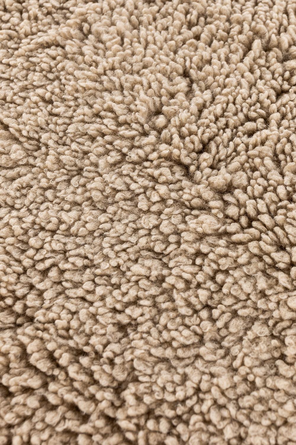 Katy Throw in Beige präsentiert im Onlineshop von KAQTU Design AG. Fell ist von Venture Home
