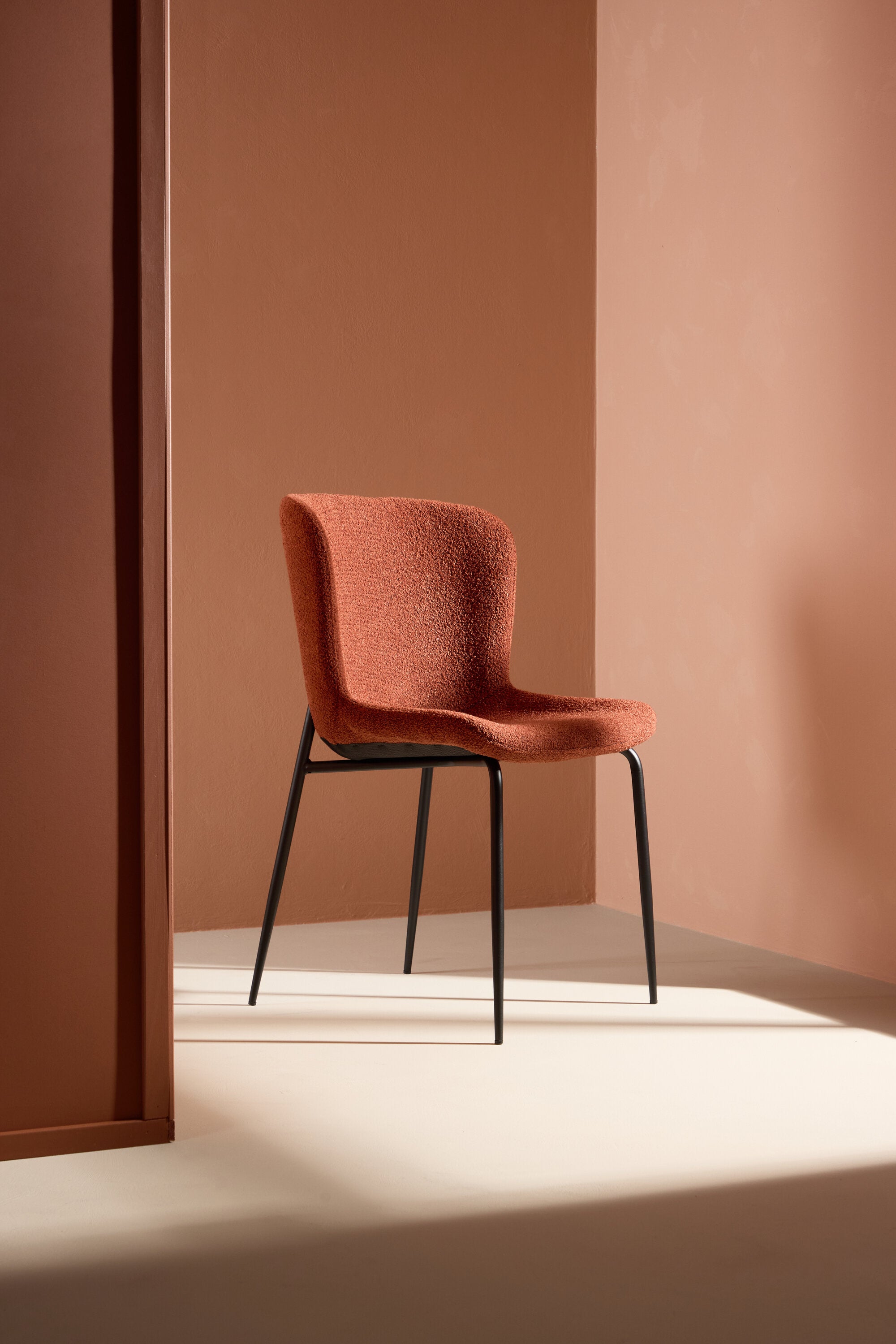 Modesto Esszimmerstuhl in Rot präsentiert im Onlineshop von KAQTU Design AG. Stuhl ist von Venture Home